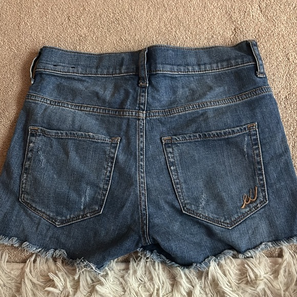 White and Jean shorts. Express and cp jeans - Picture 10 of 12